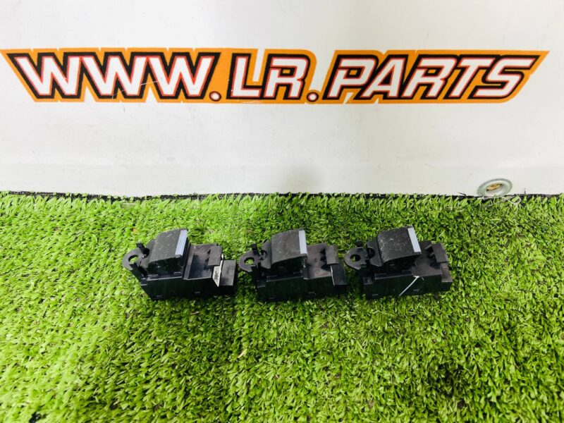 LR078893 Passenger door window lifter button RANGE ROVER L405 13- Used cost 20 € in stock 3 pcs.