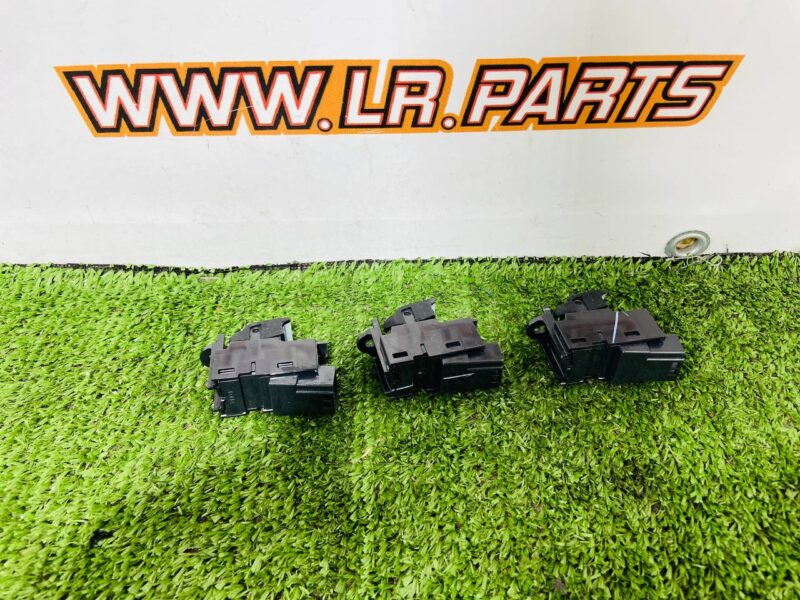 LR078893 Passenger door window lifter button RANGE ROVER L405 13- Used cost 20 € in stock 3 pcs.
