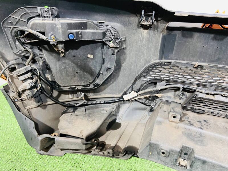 LR079539 Front bumper Range Rover Evoque L538 (2012-2018) used - Image 12