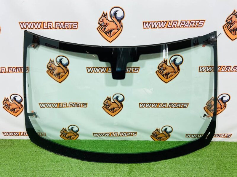 LR086060 Windshield for Range Rover L405 (2013-2021) Used cost 300 € in stock 1 pcs.