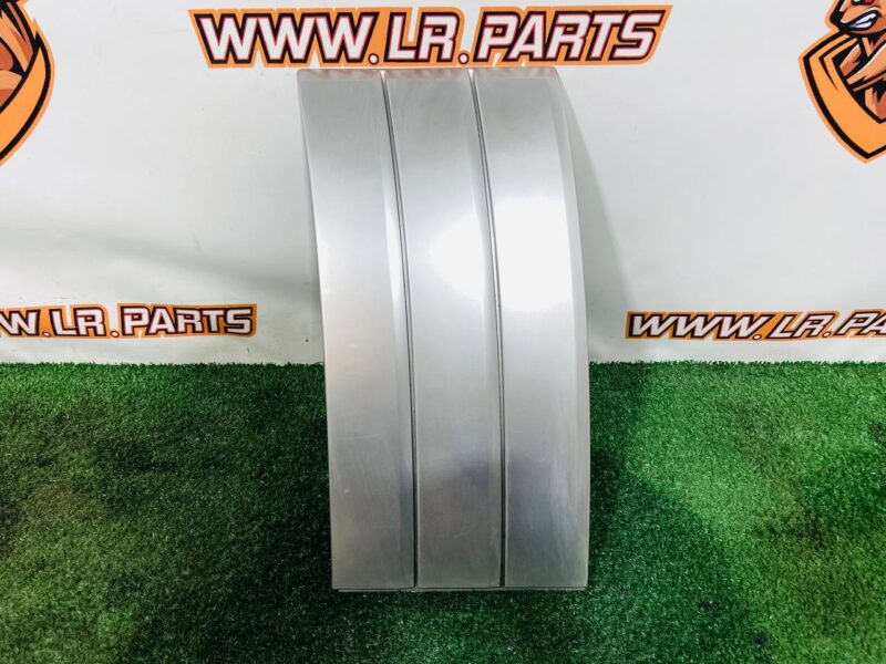 LR096396 Door molding front right Atlas RANGE ROVER L405 13- Used cost 85 € in stock 2 pcs.