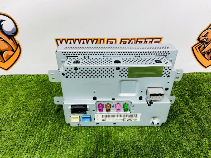 LR137950 Screen HLDF Range Rover L405 (2013-2021) Used cost 400 € in stock 1 pcs.