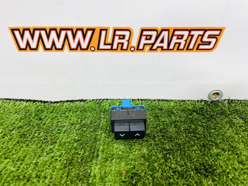 LR150945 Button block of the glove box Range Rover Sport L461 (2023-) Used cost  € in stock 1 pcs.
