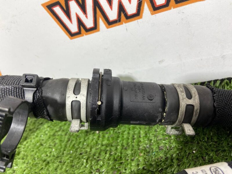 LR151559 Oil Radiator Pipe Range Rover Sport L461 (2023-) Used cost  € in stock 2 pcs.