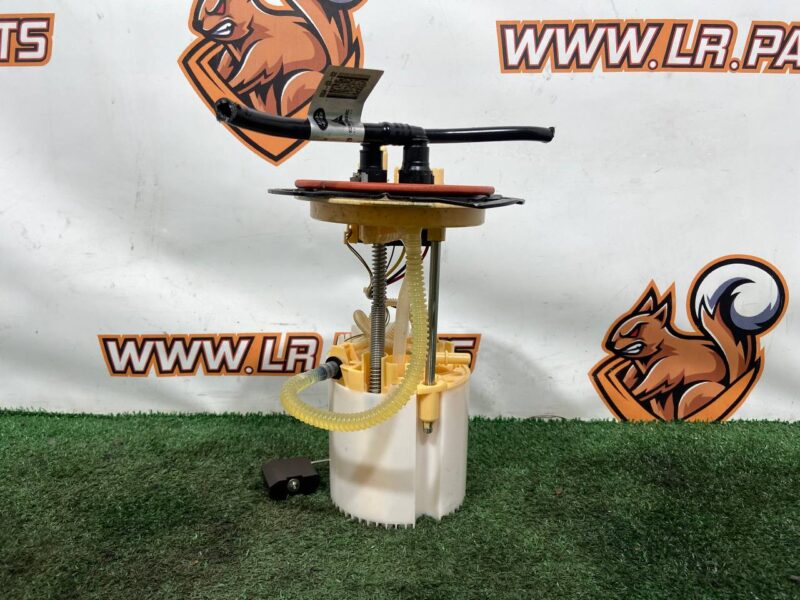 LR152288 Fuel pump 3.0D submersible Range Rover Sport L461 (2023-) Used cost  € in stock 1 pcs.
