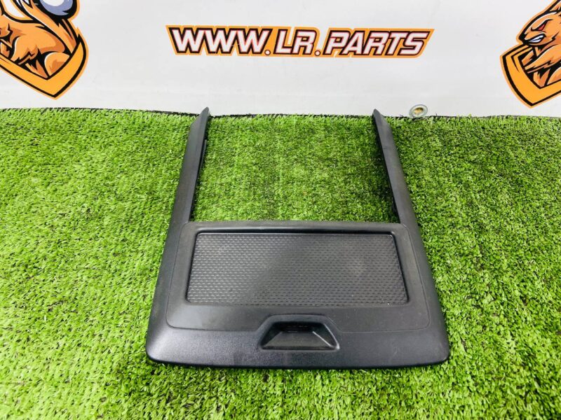 LR152664 Finishing element of the armrest Range Rover Sport L461 (2023-) Used cost  € in stock 1 pcs.