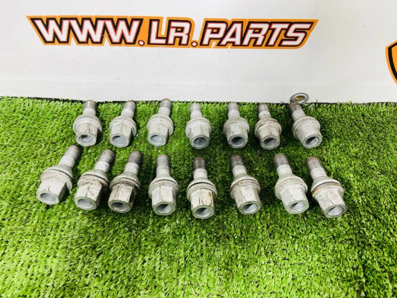 LR153880 Wheel bolt M14 X 1.5 Range Rover Sport L461 (2023-) Used cost  € in stock 10 pcs.