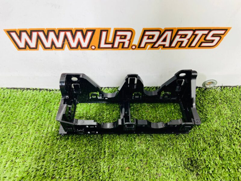 LR156071 Front Right Door Switch Frame Range Rover Sport L461 (2023-) Used cost  € in stock 1 pcs.