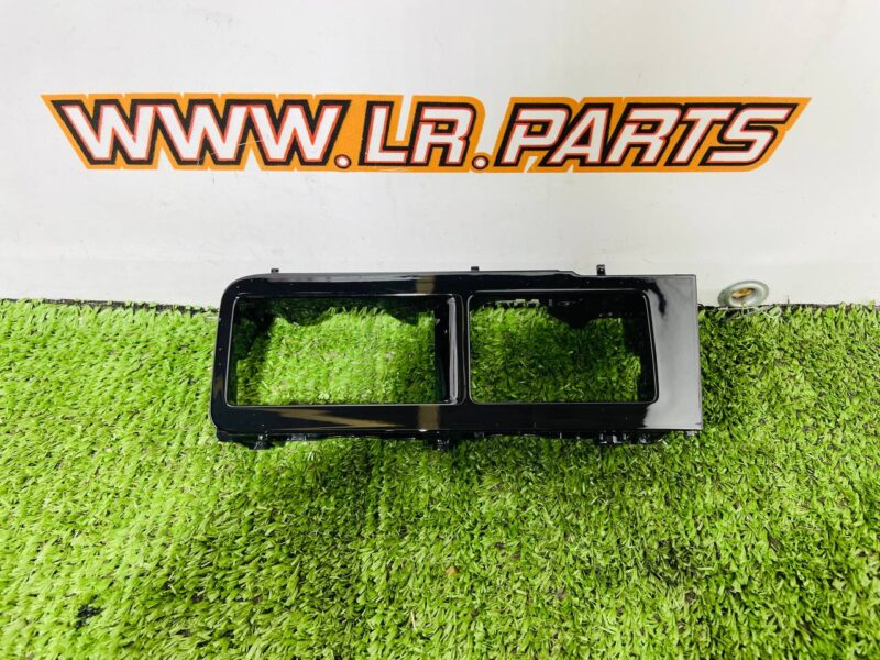 LR156071 Front Right Door Switch Frame Range Rover Sport L461 (2023-) Used cost  € in stock 1 pcs.