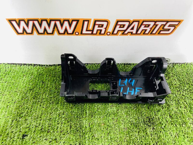 LR156074 Front left door switch frame Range Rover Sport L461 (2023-) Used cost  € in stock 1 pcs.