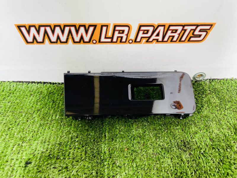 LR156074 Front left door switch frame Range Rover Sport L461 (2023-) Used cost  € in stock 1 pcs.