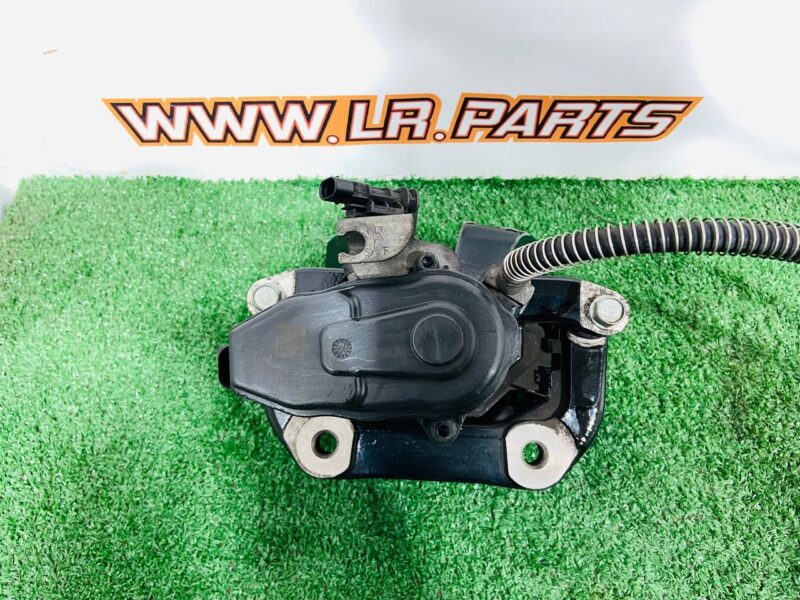LR156851 Rear Right Support Range Rover Sport L461 (2023-) Used cost  € in stock 2 pcs.