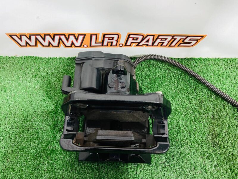 LR156851 Rear Right Support Range Rover Sport L461 (2023-) Used cost  € in stock 2 pcs.