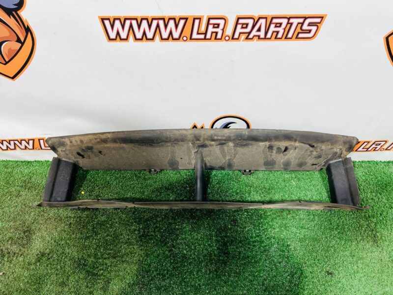 LR168396 Ventilation deflector of the central radiator Range Rover Sport L461 (2023-) Used cost 100 € in stock 1 pcs.