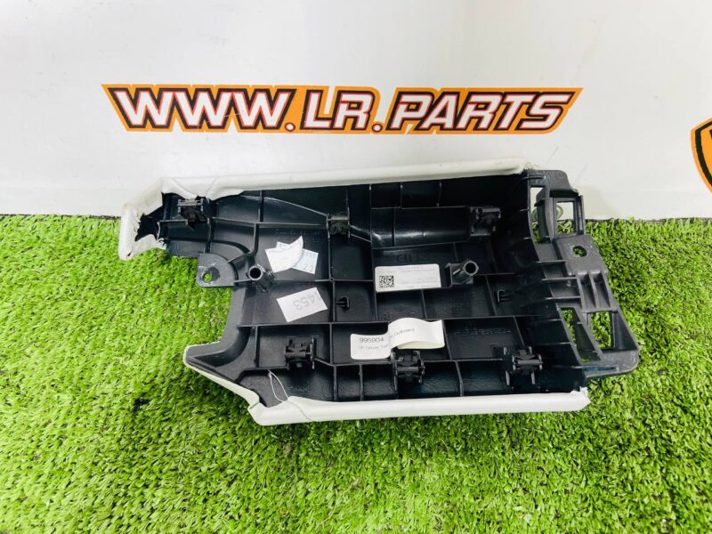 LR168562 Exterior instrument panel molding for Range Rover Sport L461 (2023-) Used cost  € in stock 1 pcs.