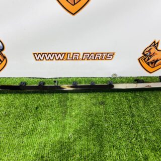 LR169596 Instrument panel molding passenger side Range Rover Sport L461 (2023-) Used cost  € in stock 1 pcs.