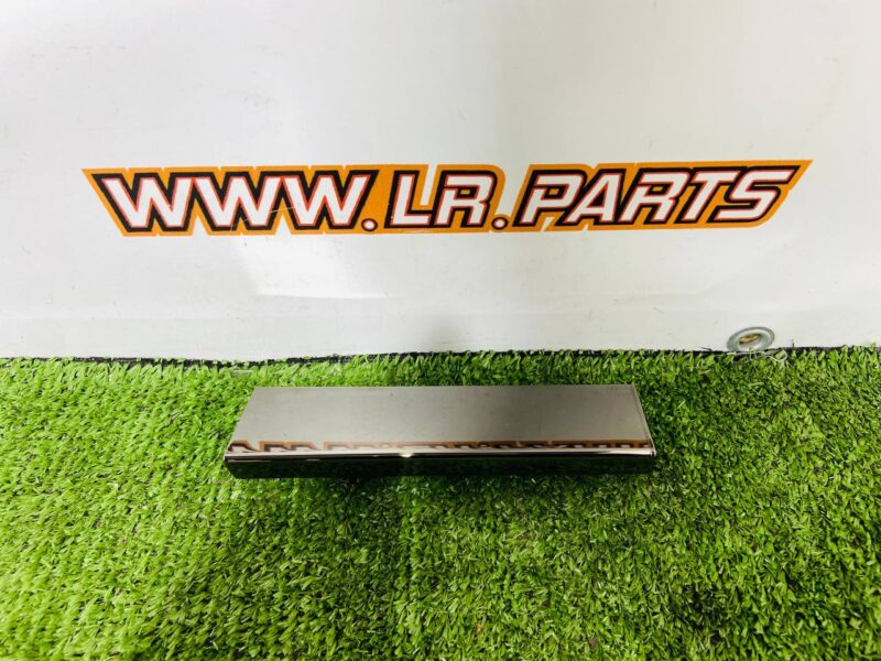 LR169599 Central Instrument Panel Molding for Range Rover Sport L461 (2023-) Used cost  € in stock 1 pcs.