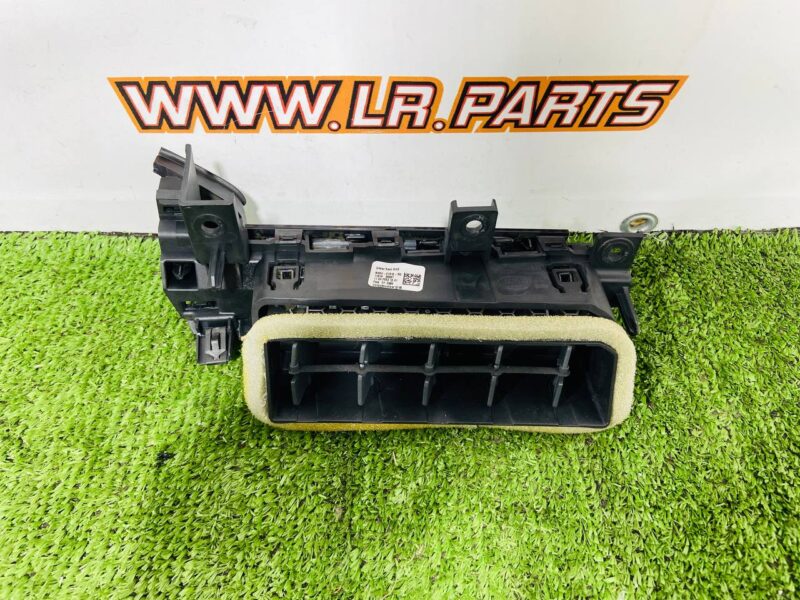 LR177505 Right ventilation hole of the central console Range Rover Sport L461 (2023-) used cost  € in stock 1 pcs.