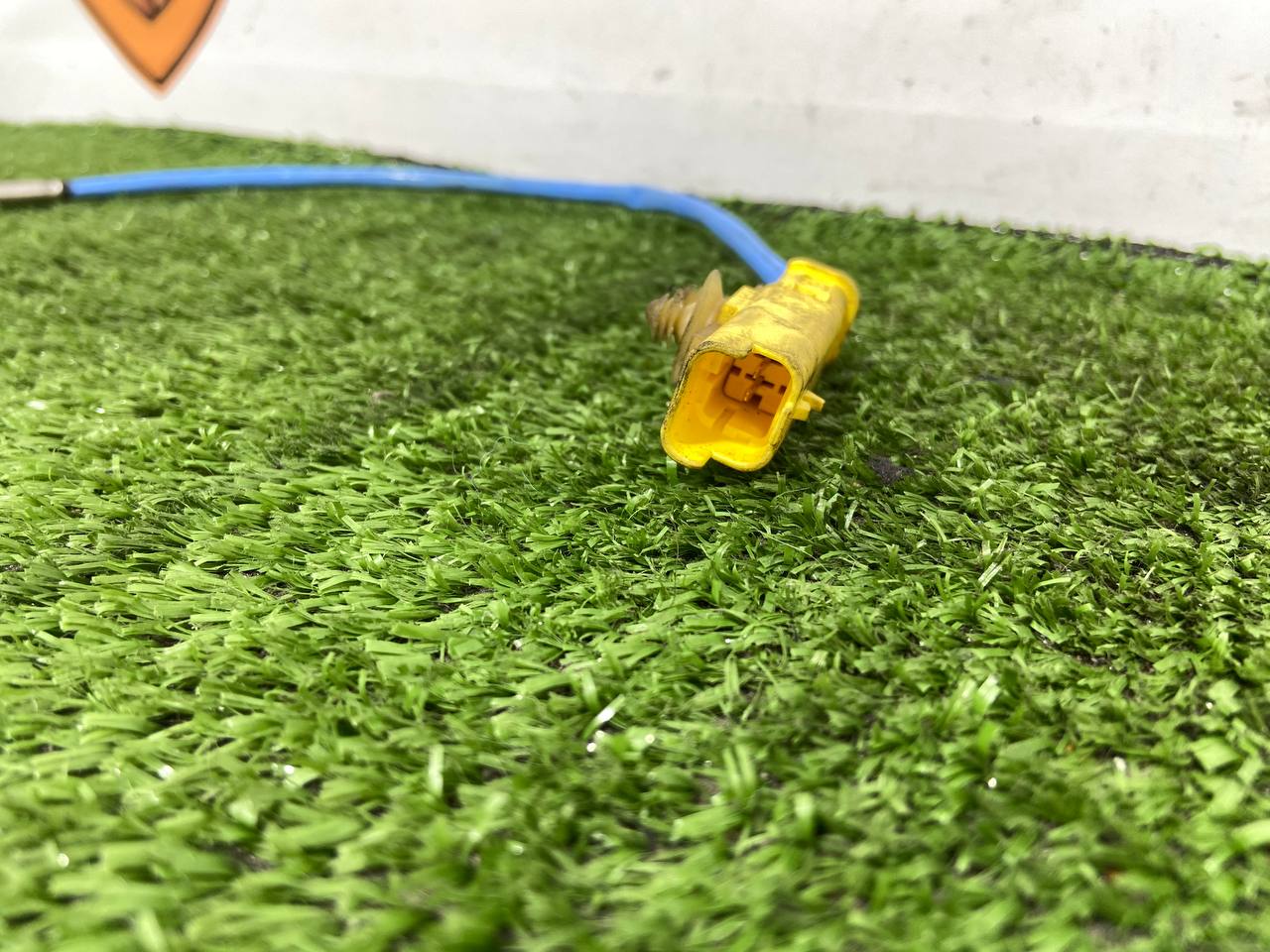 LR180808 Temperature sensor for used gases, front Range Rover Sport L461 (2023-) Used cost 90 € in stock 1 pcs.