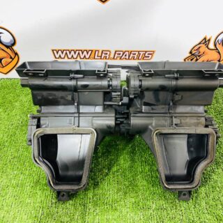 LR183095 Air duct central Range Rover Sport L461 (2023-) Used cost  € in stock 1 pcs.