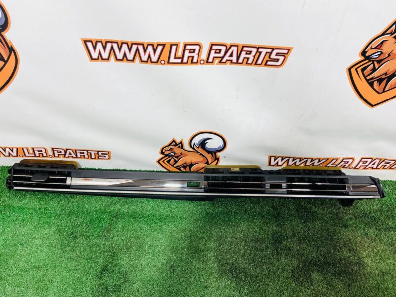 LR185514 Ventilation hole of the left central console Range Rover Sport L461 (2023-) Used cost  € in stock 1 pcs.