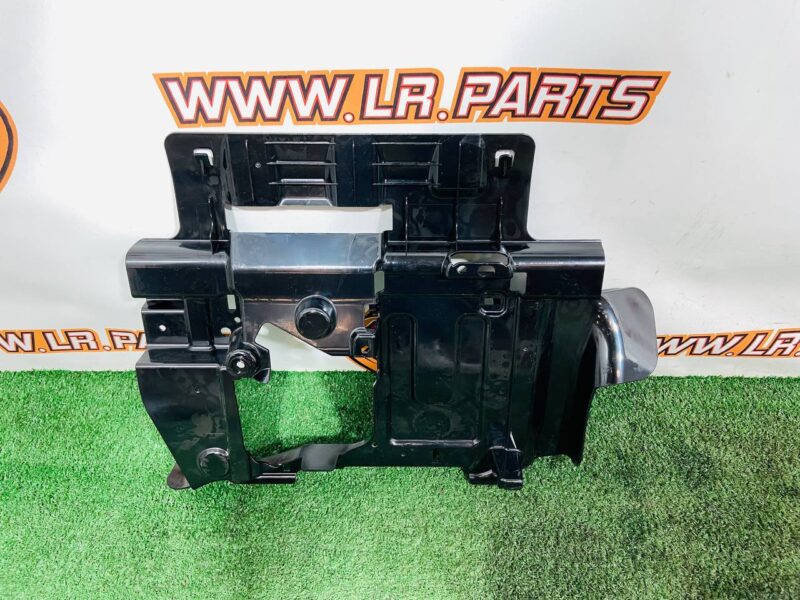LR189795 Right field strut brace Range Rover Sport L461 (2023-) Used cost  € in stock 2 pcs.