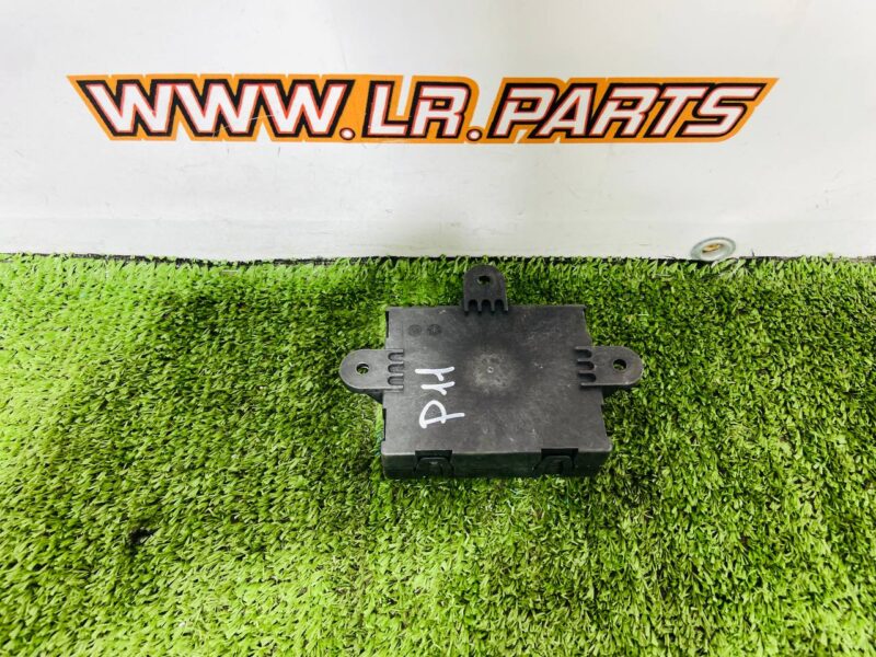 T4A14037 Rear door comfort unit, driver's side Jaguar F-Pace X761 (2017-) USED cost 85 € in stock 1 pcs.
