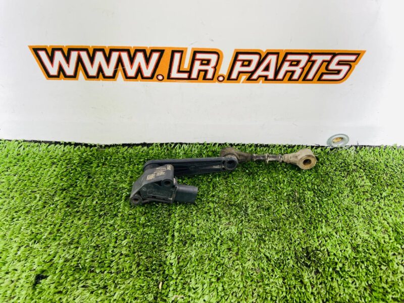 T4K1550 Height sensor rear left JAGUAR I-PACE Used cost 80 € in stock 3 pcs.