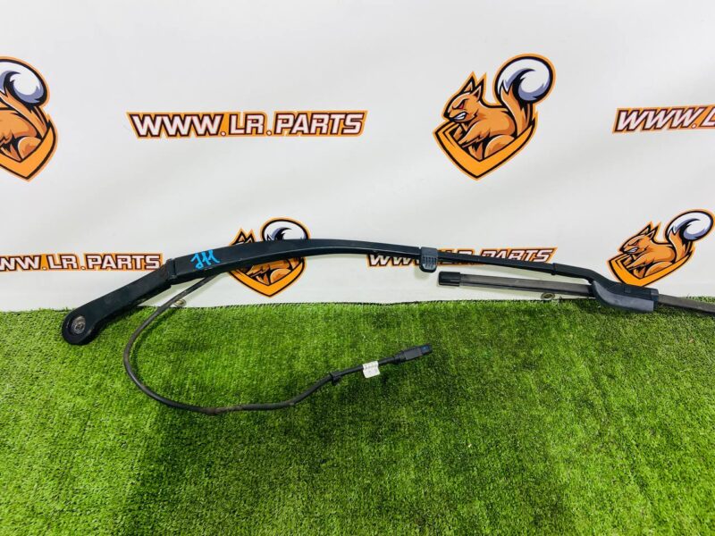 J9D1085 Front right windshield wiper Jaguar I-Pace X590 (2018-) Used cost  € in stock 2 pcs.