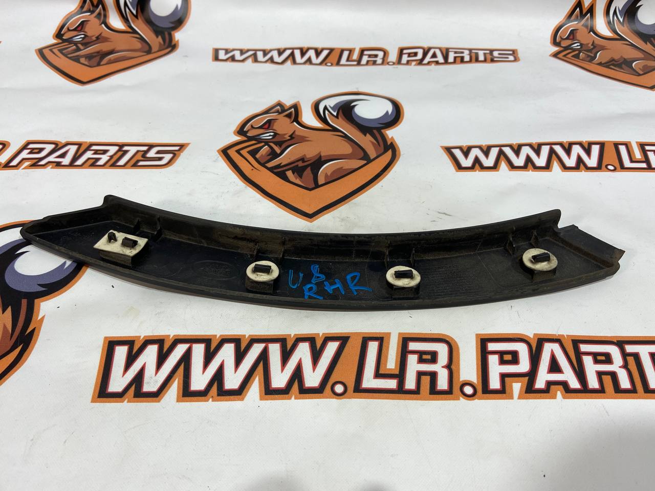 LR027251 Wheel arch molding rear right RANGE ROVER EVOQUE (L538) 2011-2018 Used cost 15 € in stock 1 pcs.