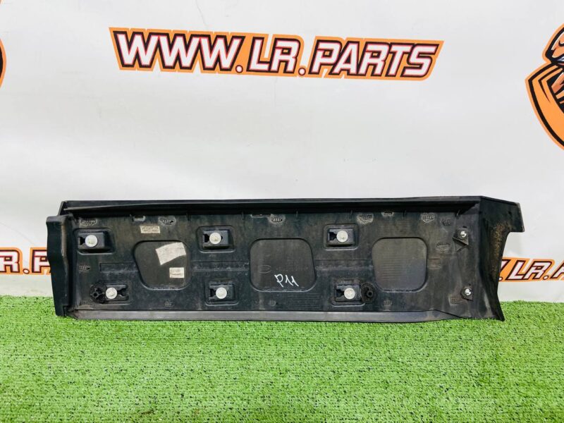 LR044671 Molding of the rear left door for Range Rover Evoque L538 (2012-2018) Used cost 50 € in stock 1 pcs.
