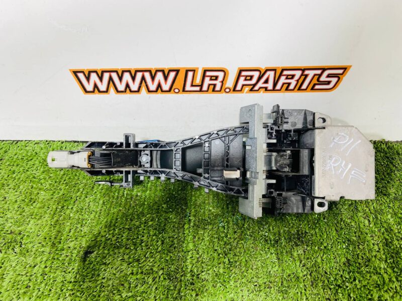 LR048298KIT Front right exterior door handle Range Rover Evoque L538 (2012-2018) Used cost  € in stock 1 pcs.