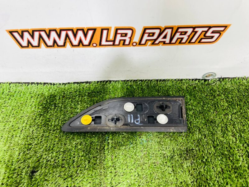 LR078364 Front right door molding Range Rover Evoque L538 (2012-2018) Used cost 50 € in stock 1 pcs.