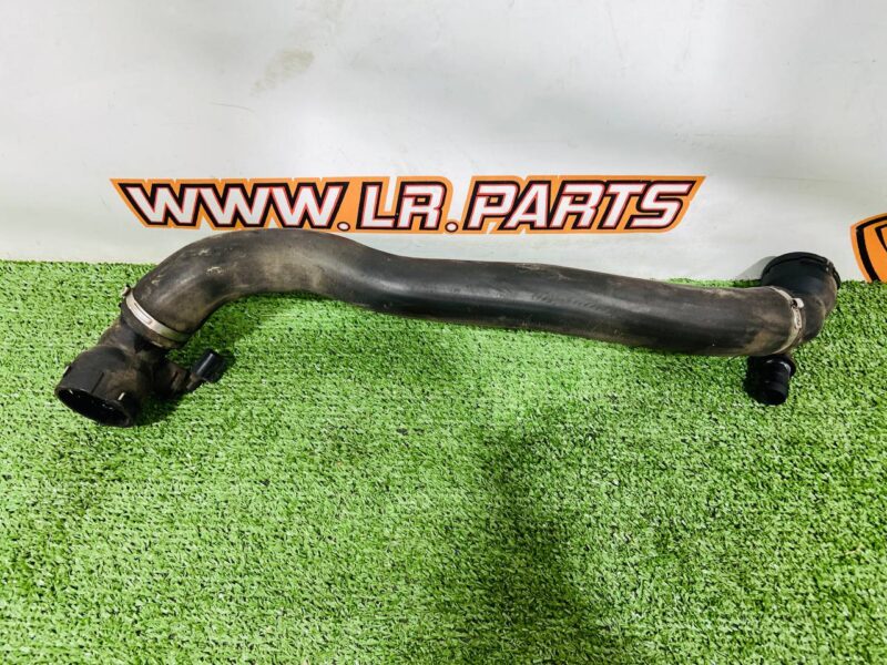 LR081661 Radiator hose Land Rover Discovery 5 L462 (2017-) Used cost 90 € in stock 1 pcs.