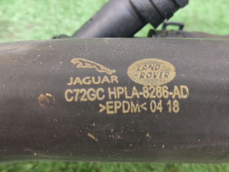 LR081661 Radiator hose Land Rover Discovery 5 L462 (2017-) Used cost 90 € in stock 1 pcs.