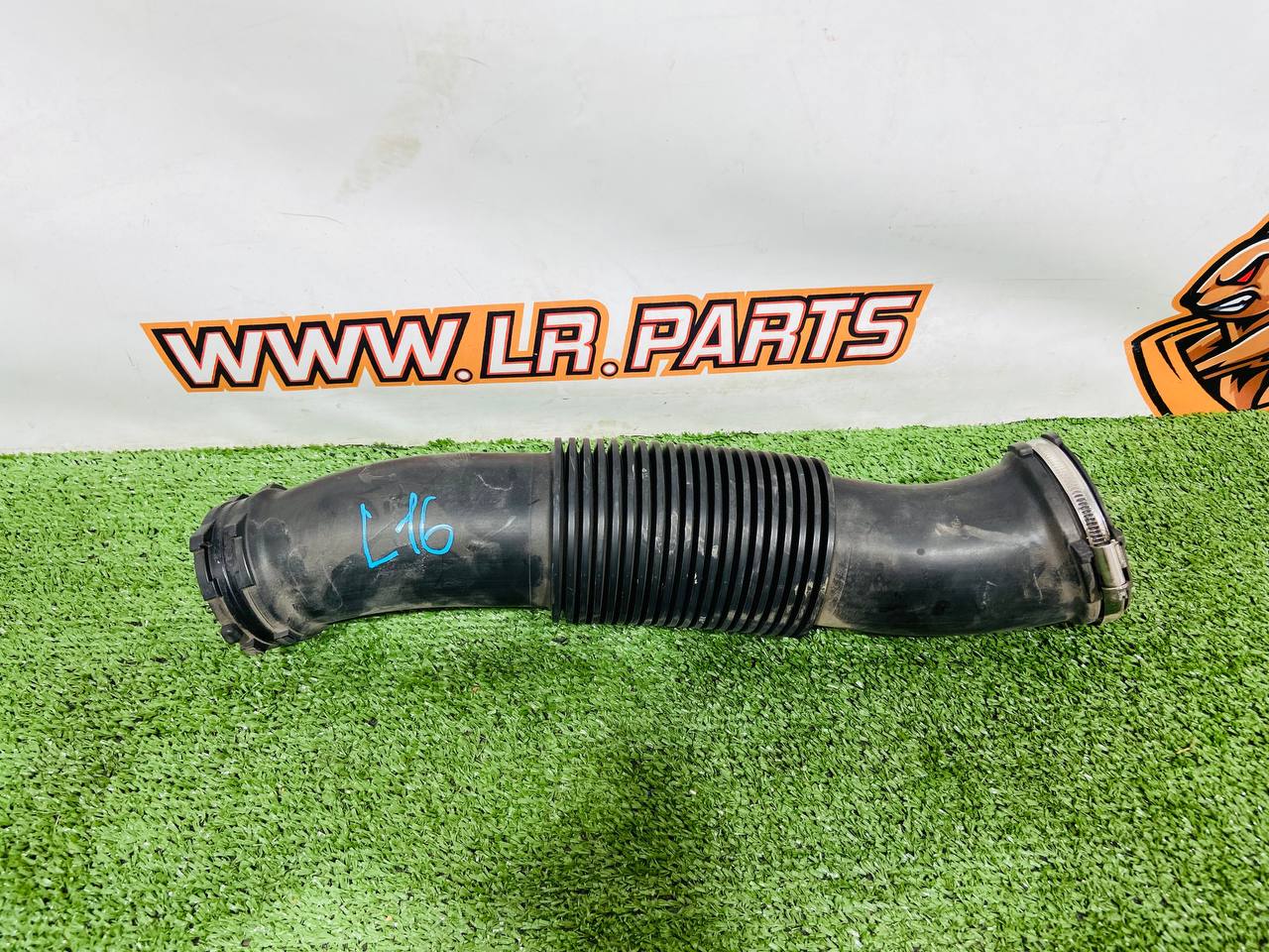 LR084405 Air duct RANGE ROVER SPORT (L494) 2013- Used cost 80 € in stock 1 pcs.