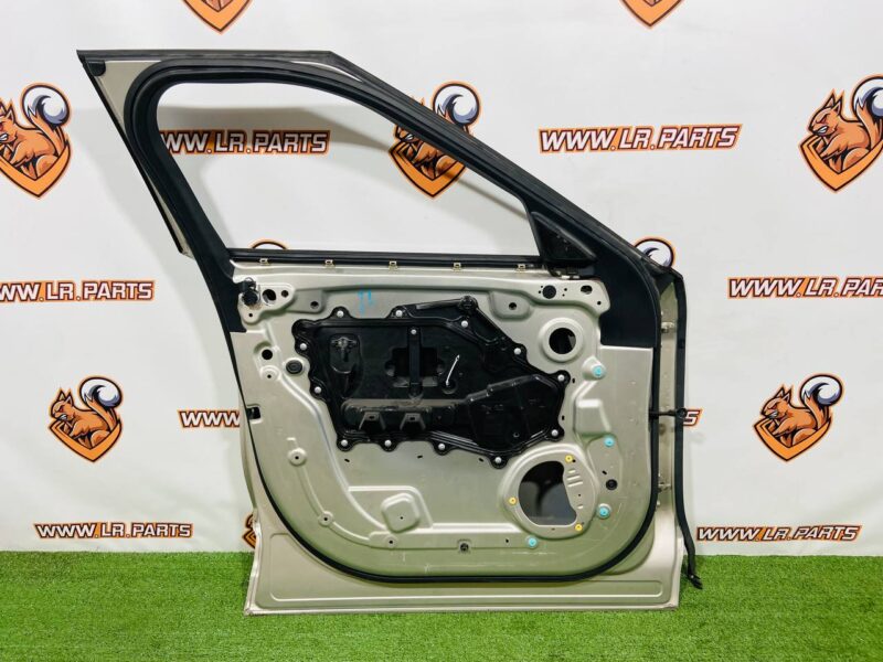 LR091718 Front Left Door Range Rover Velar L560 (2018-) Used - Image 20