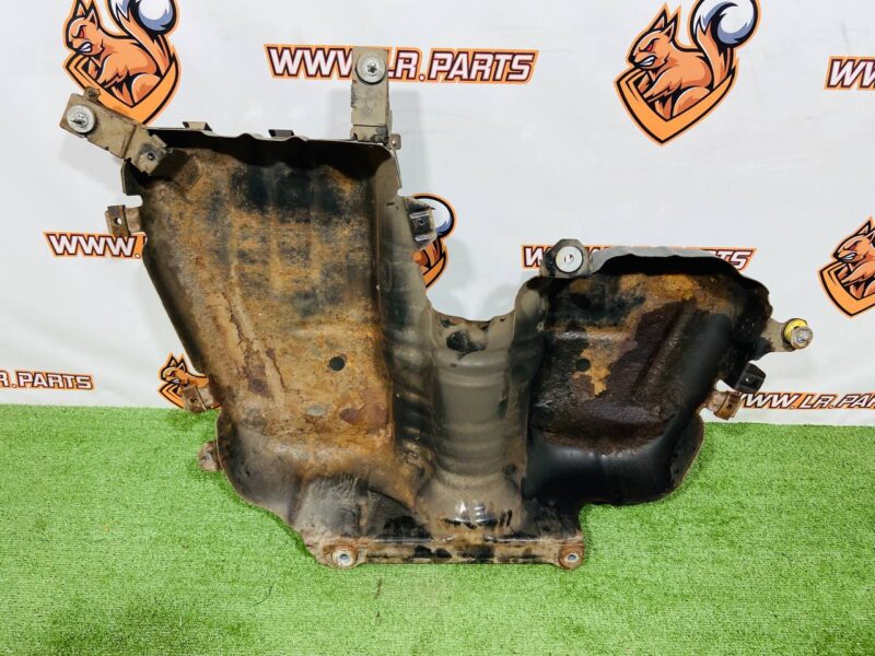 LR092037 Fuel tank guard Range Rover Sport L494 (2014-2022) Used cost 255 € in stock 1 pcs.