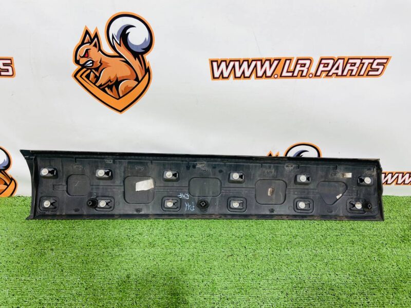 LR094272 Front right door molding for Range Rover Evoque L538 (2012-2018) Used cost 60 € in stock 1 pcs.