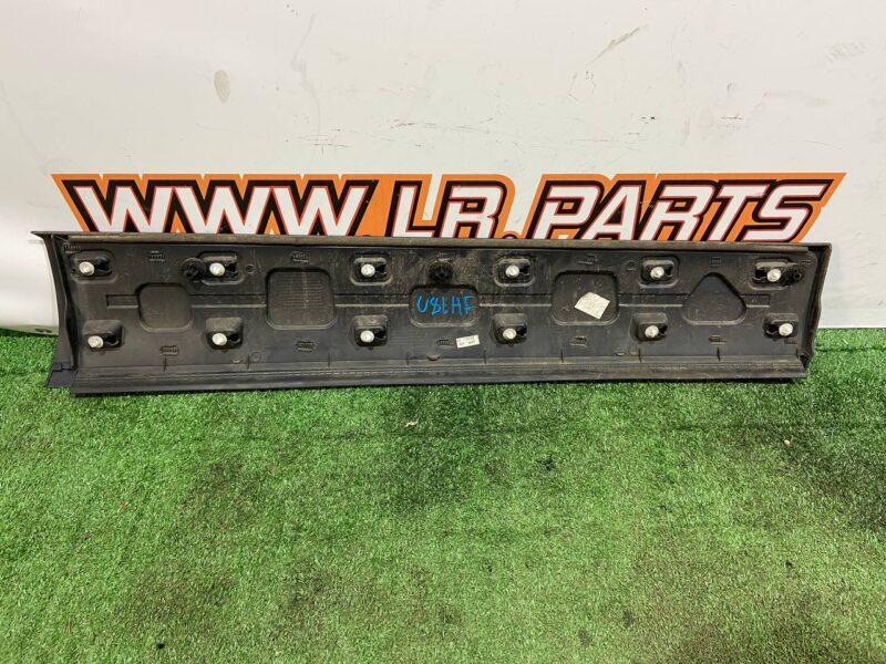 LR094273 Front left door molding for Range Rover Evoque L538 (2012-2018) used cost 100 € in stock 1 pcs.