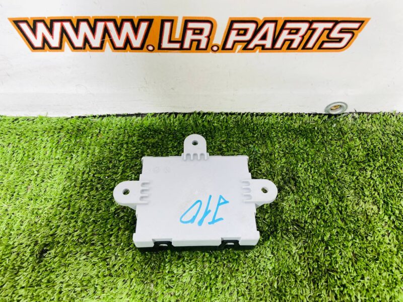 LR106147 Rear passenger door control unit Range Rover Velar L560 (2018-) USED cost 50 € in stock 2 pcs.