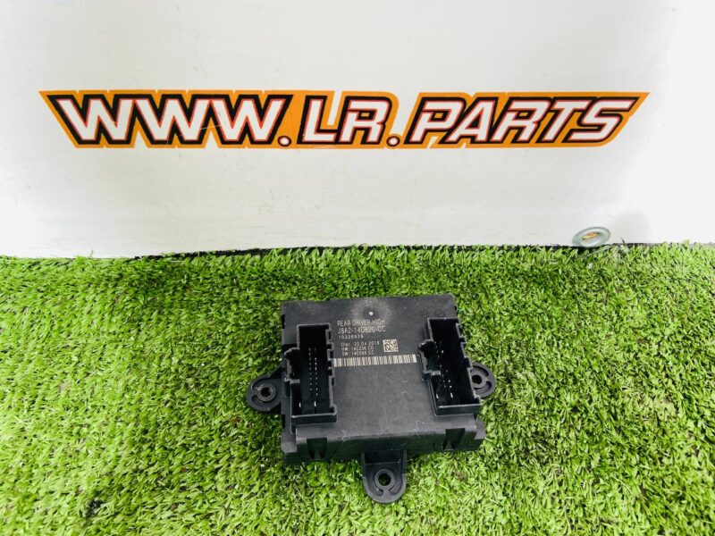 LR106148 Driver's side rear door control unit Range Rover Velar L560 (2018-) USED cost 50 € in stock 2 pcs.