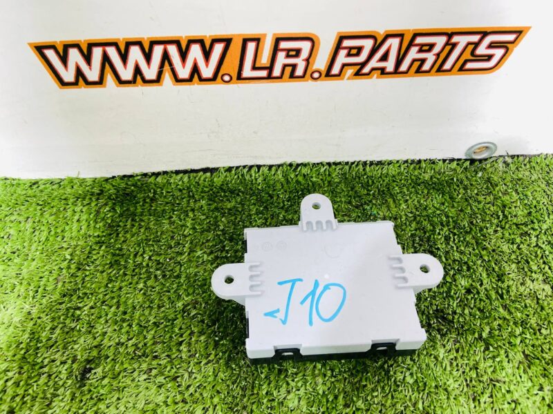 LR106149 Front passenger door control unit Range Rover Velar L560 (2018-) USED cost 70 € in stock 2 pcs.