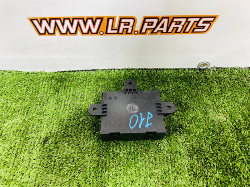LR106150 Driver's door control unit Range Rover Velar L560 (2018-) Used - Image 14