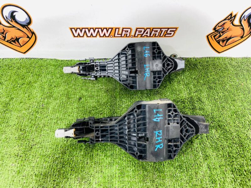 LR112354 Exterior rear left/right door handle for Range Rover Sport L494 (2014-2022) Used cost  € in stock 2 pcs.