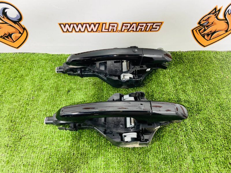 LR112354 Exterior rear left/right door handle for Range Rover Sport L494 (2014-2022) Used cost  € in stock 2 pcs.