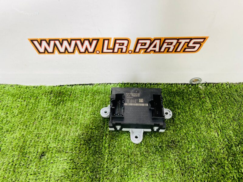 LR113212 Comfort unit door rear passenger side Land Rover Discovery 5 L462 (2017-) Used cost 46 € in stock 1 pcs.