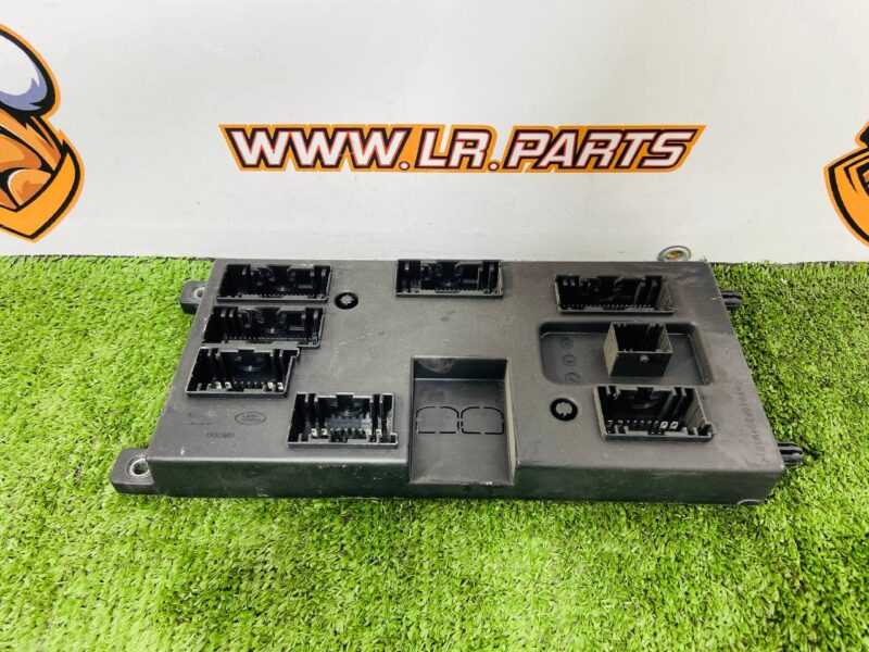 LR125944 Fuse Box Land Rover Discovery 5 L462 (2017-) Used - Image 16