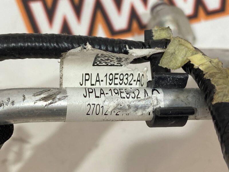LR135857 Air conditioner inlet pipe Land Rover Discovery 5 L462 (2017-) used cost 55,56 € in stock 1 pcs.