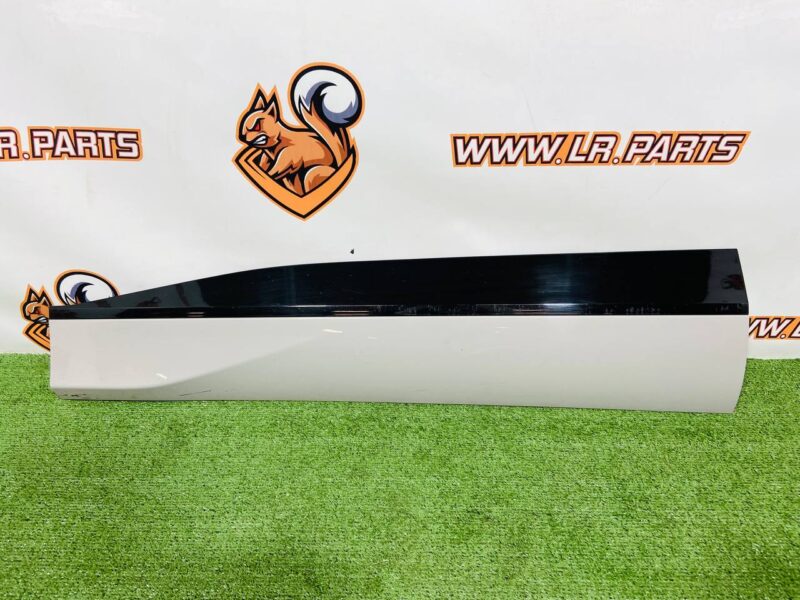 T4K10128LML Front left lower door molding Jaguar I-Pace X590 (2018-) Used - Image 26